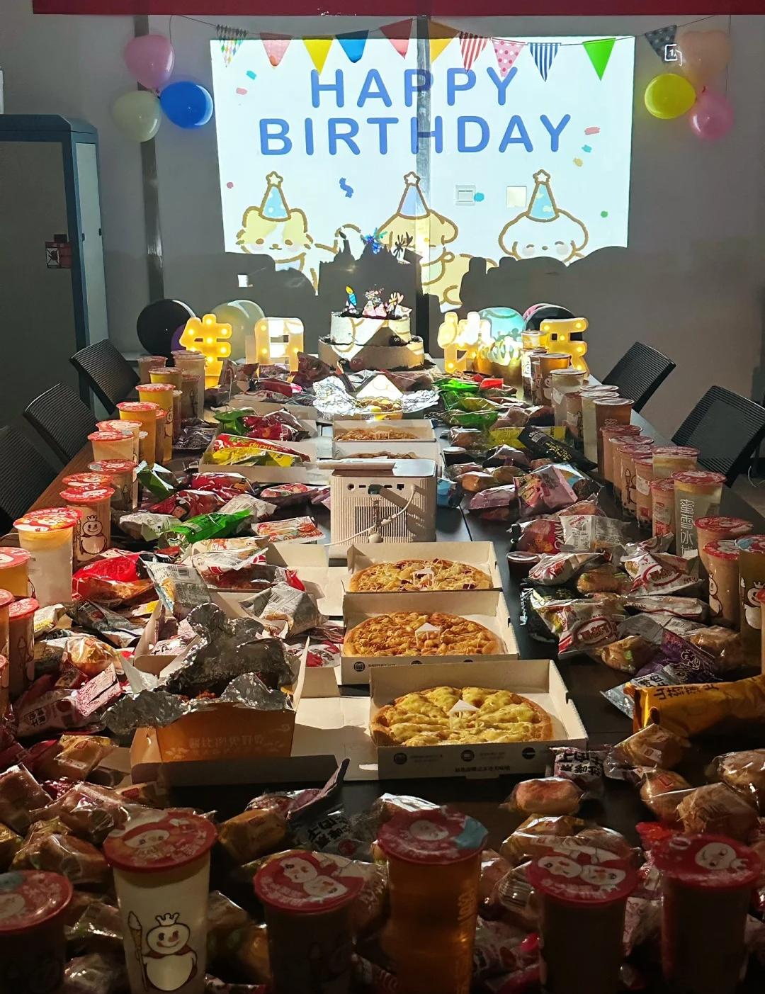 Fiesta de cumpleaños de los empleados de noviembre