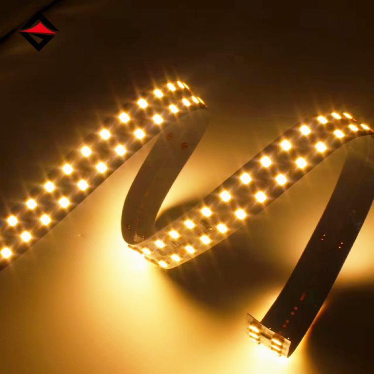 ¿Cuál es la diferencia entre la tira de luz desplegable sin voltaje y otros?